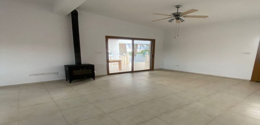 Paphos Peyia St. George 3 Bedroom Bungalow For Rent GRP066