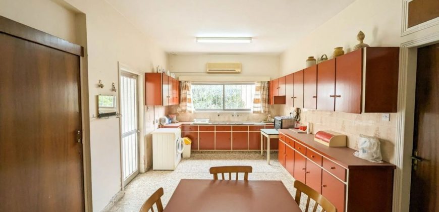 Paphos Town Center 4 Bedroom Bungalow For Sale NGM12993