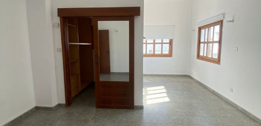 Paphos Yeroskipou 3 Bedroom Apartment Penthouse For Rent GRP068