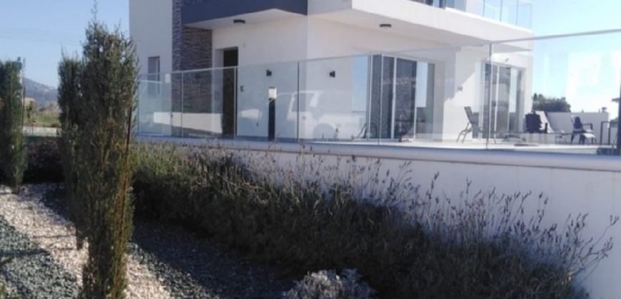 Paphos Peyia 4 Bedroom Villa For Rent XRP060