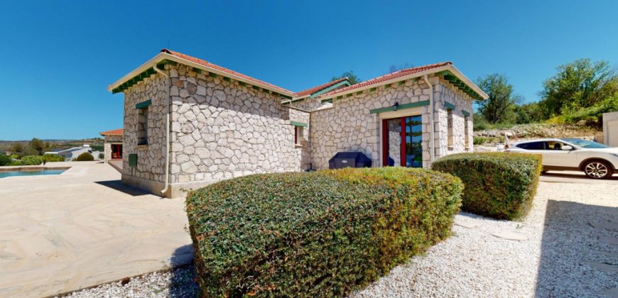 Paphos Giolou 4 Bedroom House For Sale DLHP0544