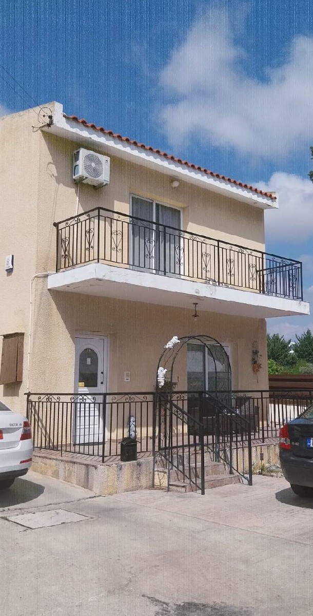 Paphos Town 3 Bedroom Villa Semi Detached For Sale KTM103015