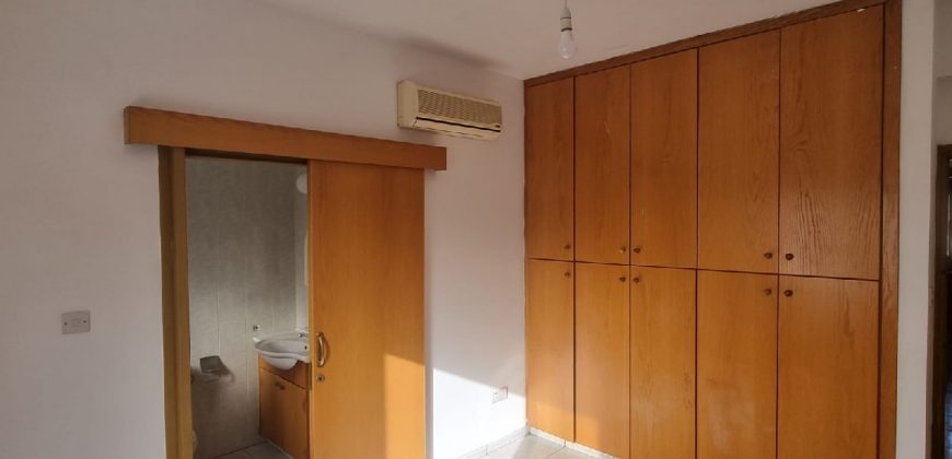 Paphos Yeroskipou 3 Bedroom Apartment For Rent BC610