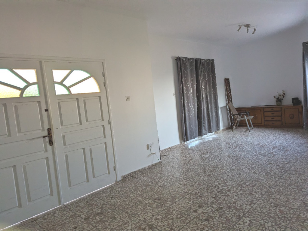 Paphos Agios Theodoros 3 Bedroom House For Sale DLHP0551S