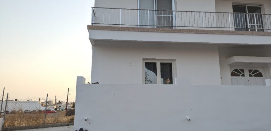 Paphos Agios Theodoros 3 Bedroom House For Sale DLHP0551S