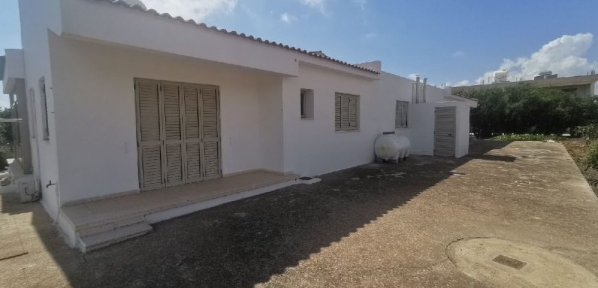 Paphos Emba 4 Bedroom Bungalow For Rent KTM99196