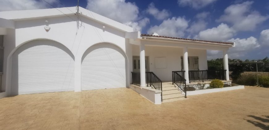 Paphos Emba 4 Bedroom Bungalow For Rent KTM99196