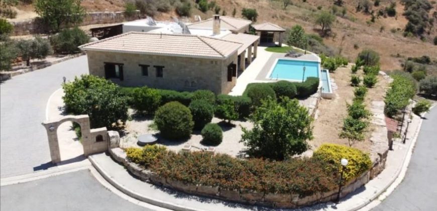 Paphos Episkopi 4 Bedroom Villa For Rent RSG014