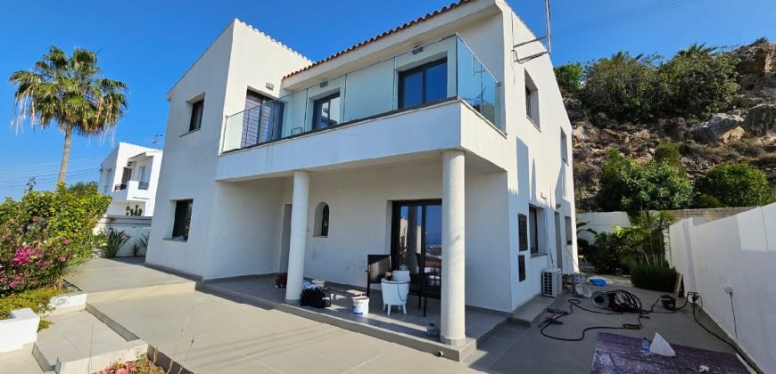 Paphos Emba 4 Bedroom House For Rent CRB006