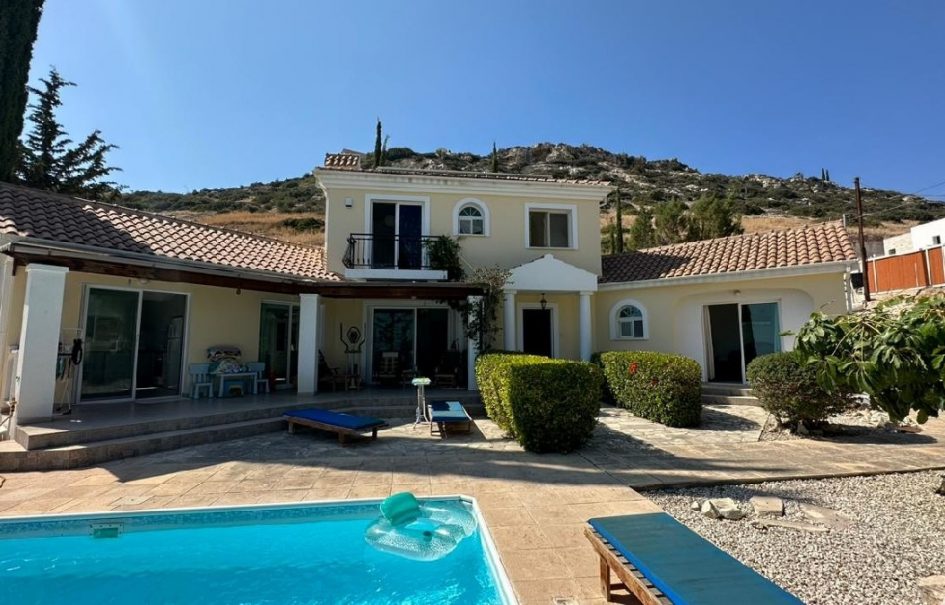 Paphos Peyia 3 Bedroom Villa For Sale BC624