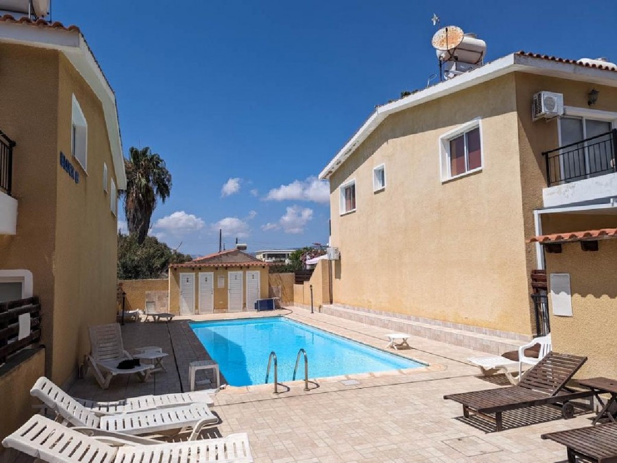 Paphos Chloraka 2 Bedroom Maisonette For Sale AMR40622