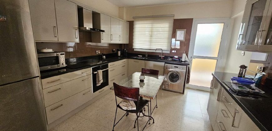 Paphos Chloraka 3 Bedroom Apartment For Rent CRB007