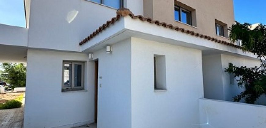 Paphos Geroskipou 2 Bedroom Townhouse For Sale MYM7542