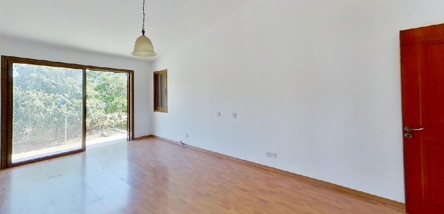 Paphos Kissonerga 4 Bedroom House For Sale MLT3631