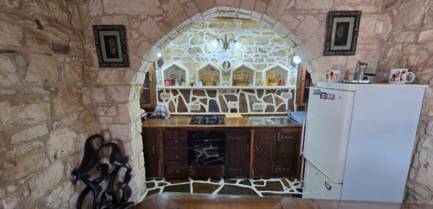 Paphos Milia 7 Bedroom House For Sale DLHP0569