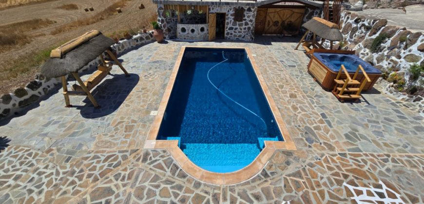 Paphos Milia 7 Bedroom House For Sale DLHP0569