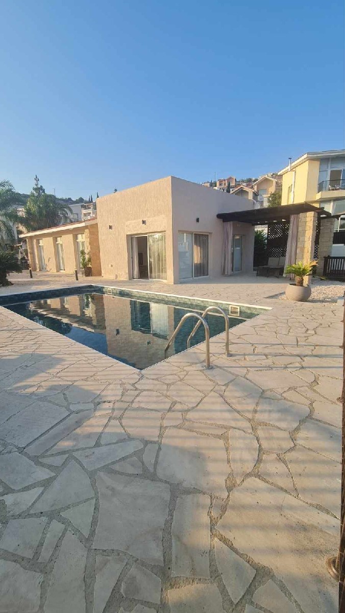 Paphos Yeroskipou 3 Bedroom Villa For Rent BC638