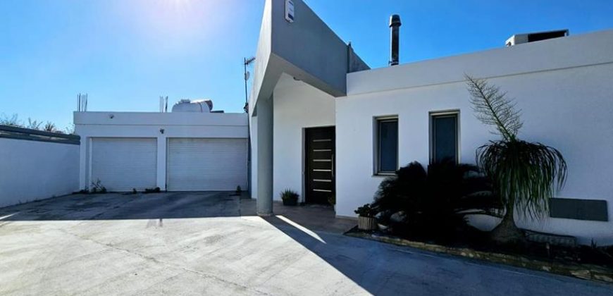 Paphos Armou 4Bdr Bungalow For Sale VLSOKJMSLV