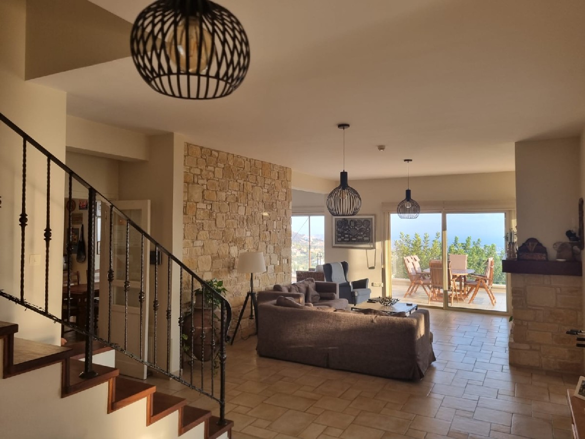 Paphos Koili 5 Bedroom Villa For Rent BC647