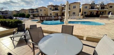 Kato Paphos Universal 2 Bedroom Apartment Ground Floor For Rent XRP076