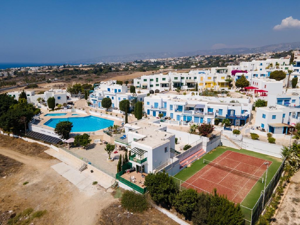 Paphos Chloraka 1 Bedroom Apartment For Sale AMR40910