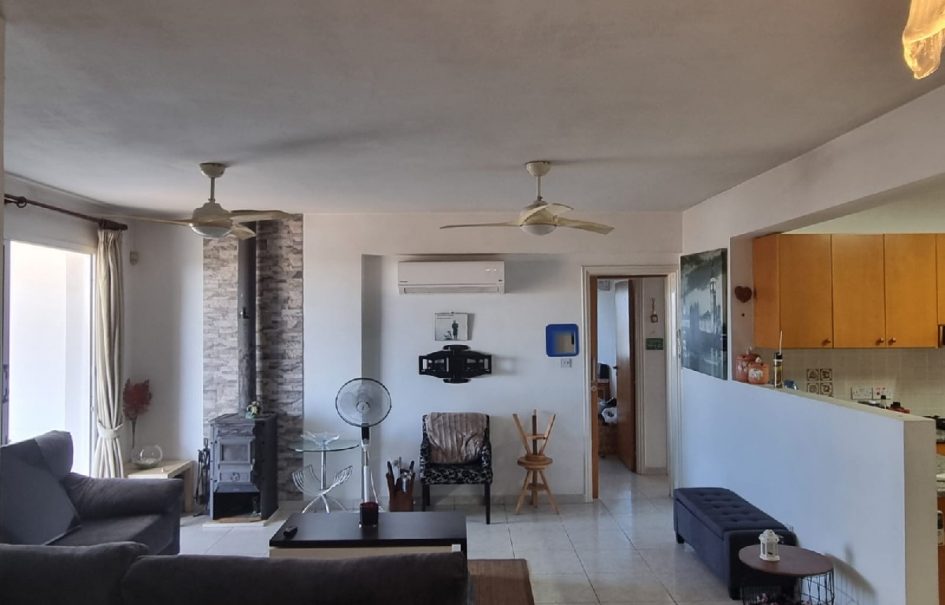 Paphos Chloraka 3 Bedroom Apartment For Rent BC649