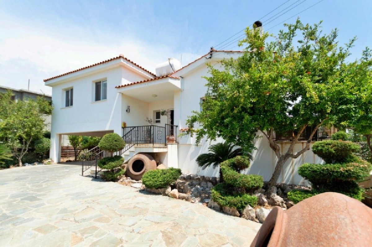 Paphos Chloraka 3 Bedroom House For Sale KTM103891