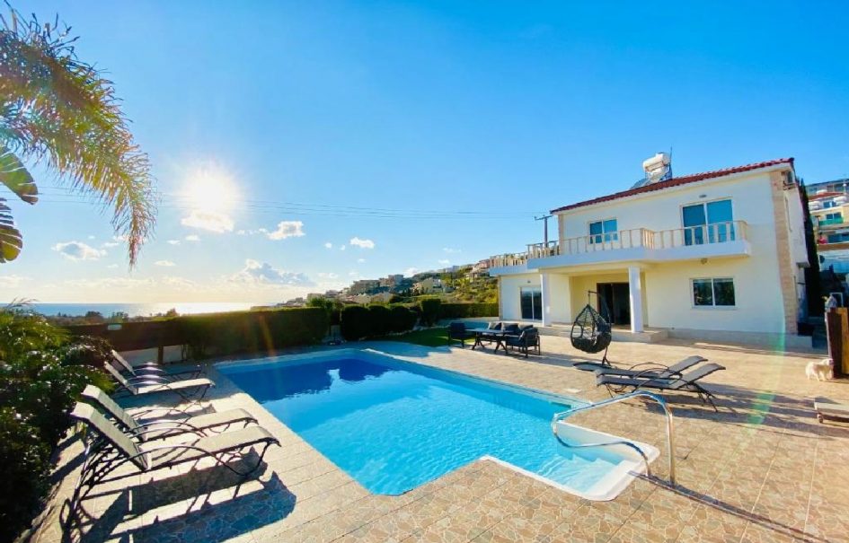 Paphos Chloraka 5 Bedroom Villa For Sale BC651