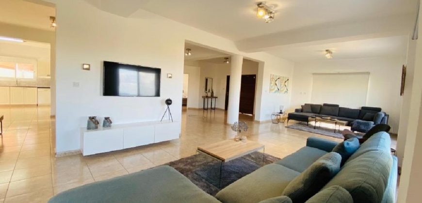 Paphos Chloraka 5 Bedroom Villa For Sale BC651