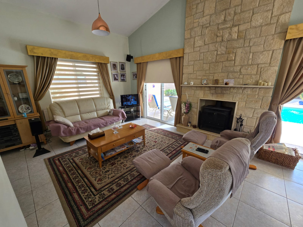 Paphos Pegeia 3 Bedroom House For Sale DLHP0582S