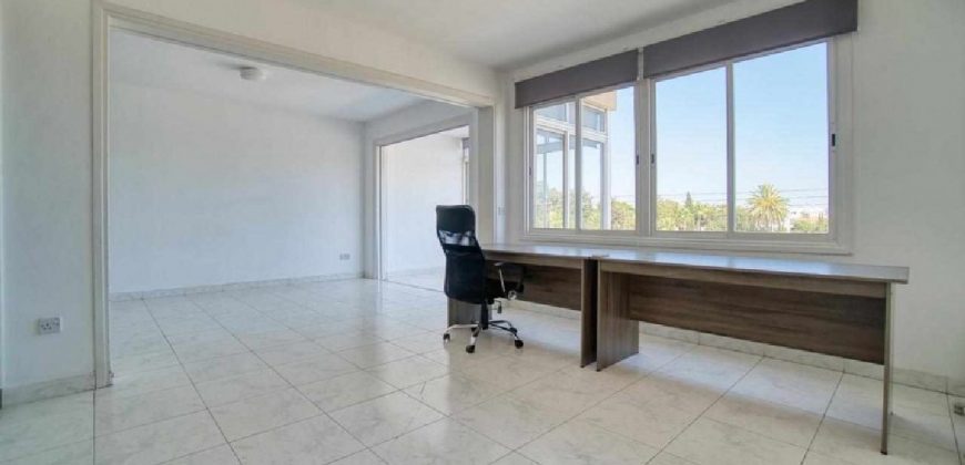 Paphos Town 3 Bedroom Apartment For Sale CSR14979