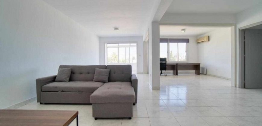 Paphos Town 3 Bedroom Apartment For Sale CSR14979