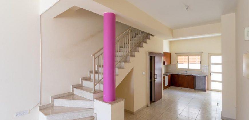 Paphos Town 3 Bedroom Maisonette For Sale AMR40868