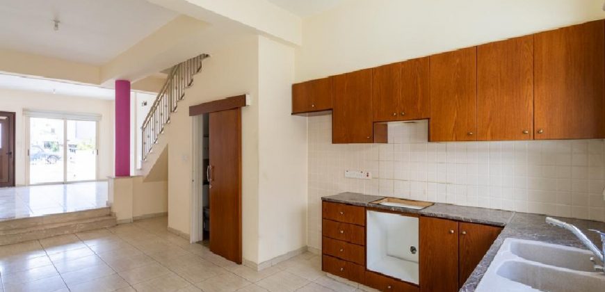 Paphos Town 3 Bedroom Maisonette For Sale AMR40868