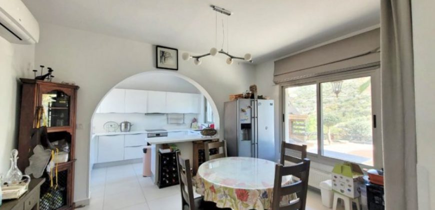 Tala Paphos 4 Bedroom Detached Villa For Sale LGP010905