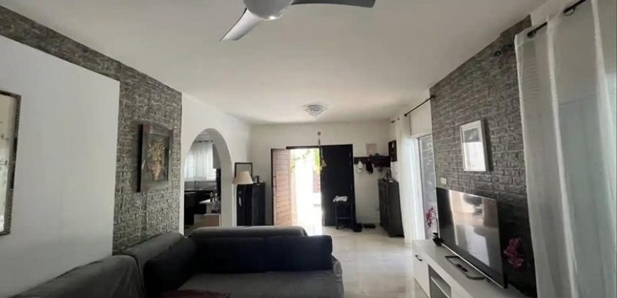 Paphos Emba 4Bdr Villa For Sale VLSJOLAESLV