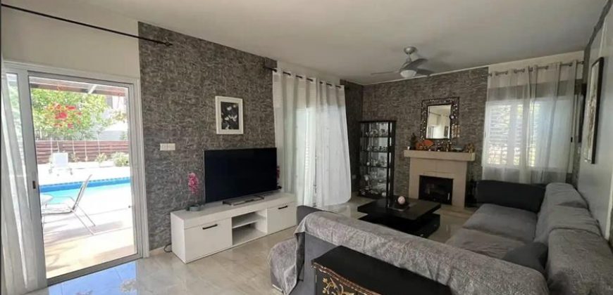 Paphos Emba 4Bdr Villa For Sale VLSJOLAESLV