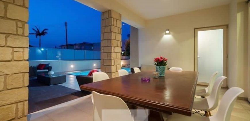 Paphos Kato Paphos Universal 6Bdr Villa Detached For Sale WWR5314