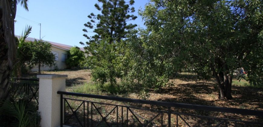 Paphos Petrideia 4Bdr Bungalow Resale For Sale WWR5766