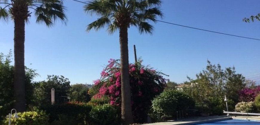 Paphos Chloraka 4Bdr Bungalow For Sale UQH2726