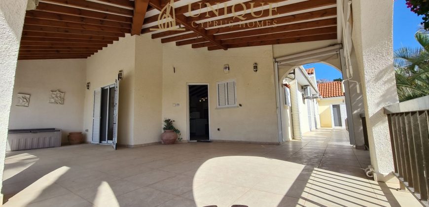 Paphos Chloraka 4Bdr Bungalow For Sale UQH2726