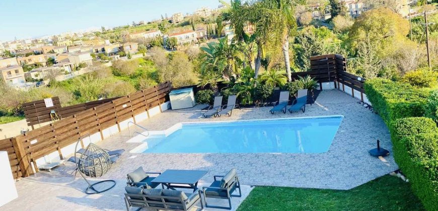 Paphos Chloraka 5Bdr Villa For Sale UQH2500