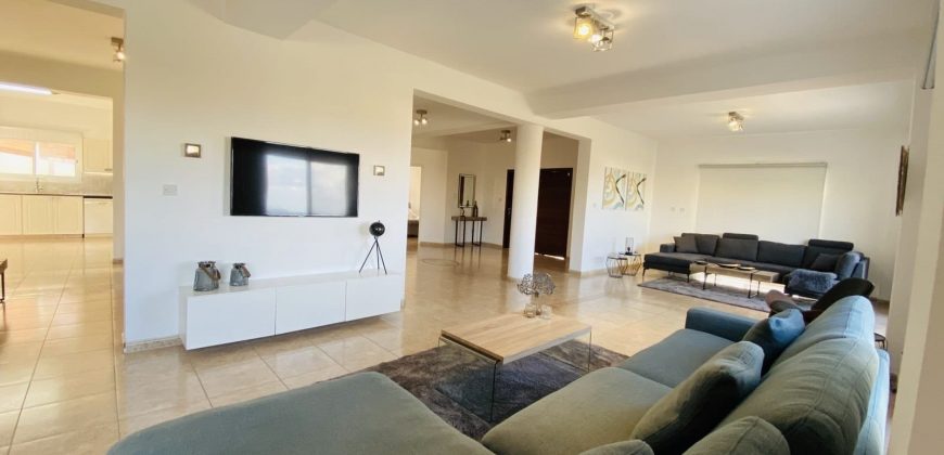 Paphos Chloraka 5Bdr Villa For Sale UQH2500