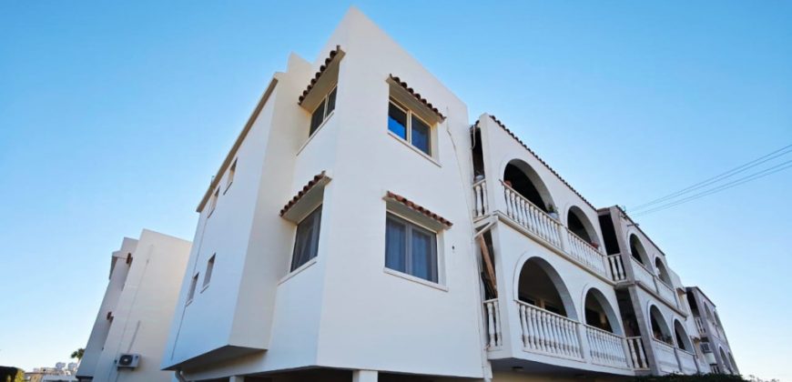 Paphos Chlorakas 2 Bedroom Apartment For Sale DLHP0610