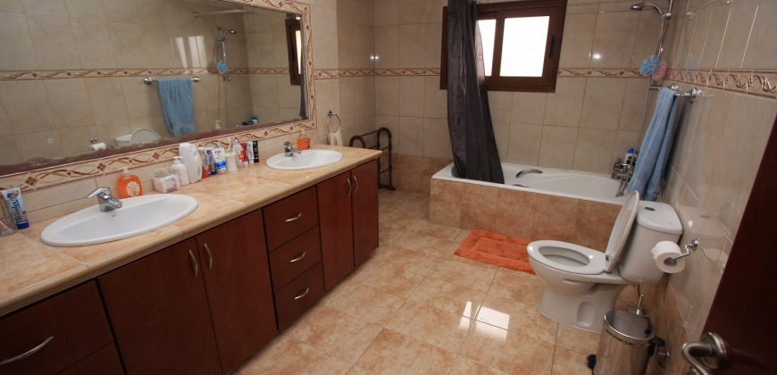 Paphos Chlorakas 4Bdr Detached Villa For Sale KTM99706