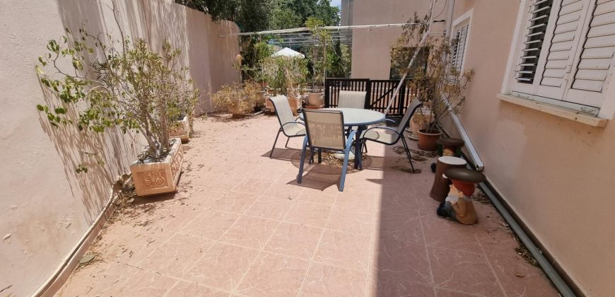 Paphos City Center 5Bdr Penthouse For Sale PNV22078