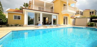 Paphos Coral Bay 3Bdr Villa For Sale PRK36388