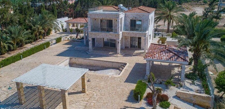 Paphos Coral Bay 4Bdr Villa For Sale PRK37517