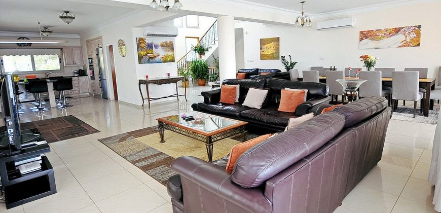 Paphos Coral Bay 7Bdr House (Detached) For Sale FCP26942