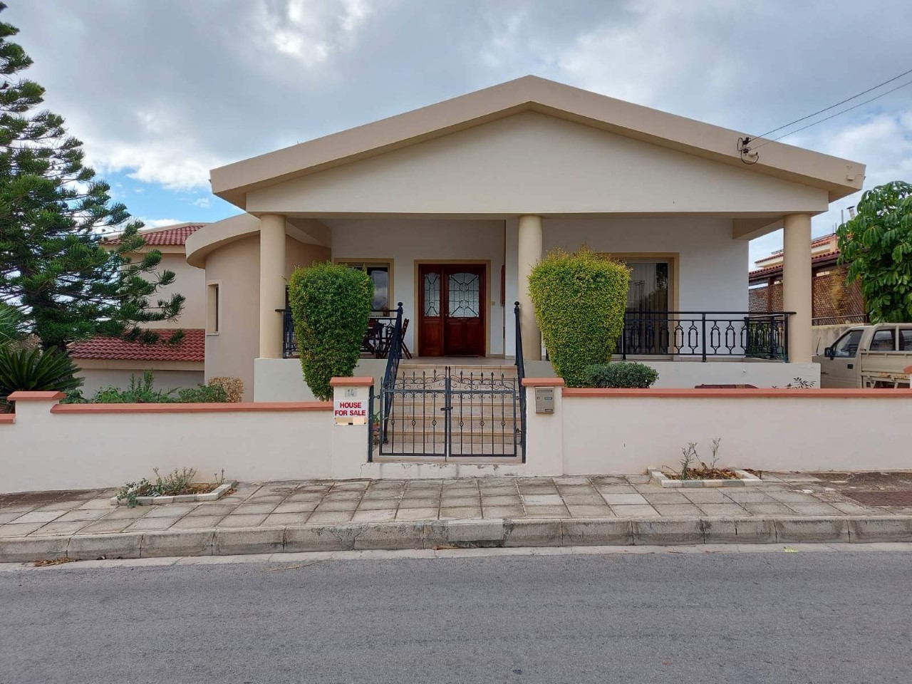 Paphos Empa 4Bdr House For Sale KTM94321